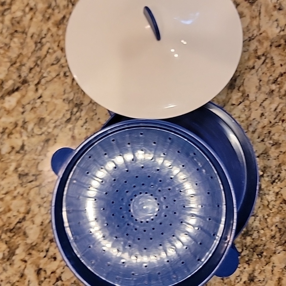 Vintage Tupperware Steamer - Picture 1 of 5
